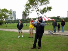 Steve deRooy flyin' two Revs at the same time... (in the